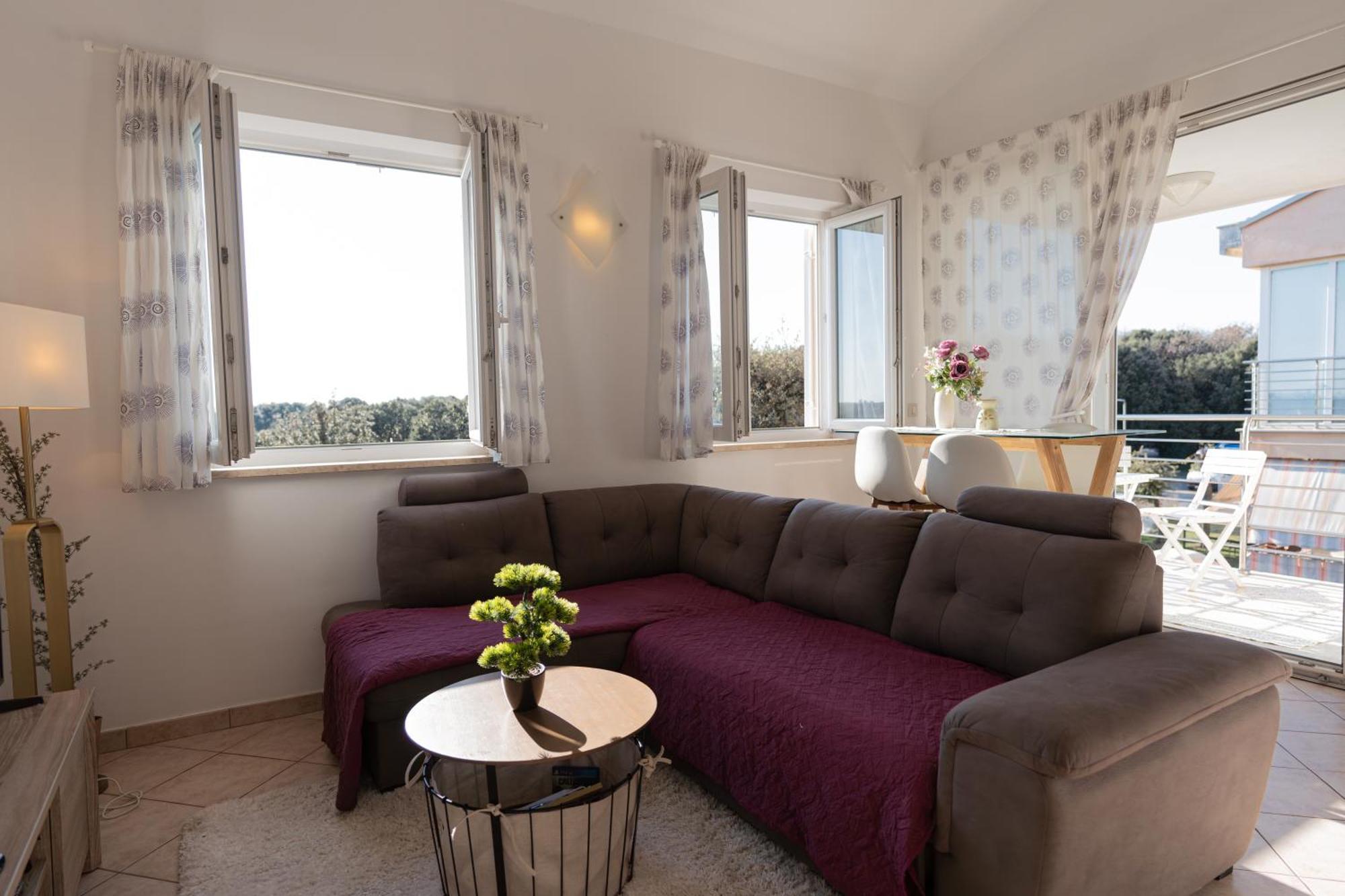 Two-bedroom Niki Near Appartement *