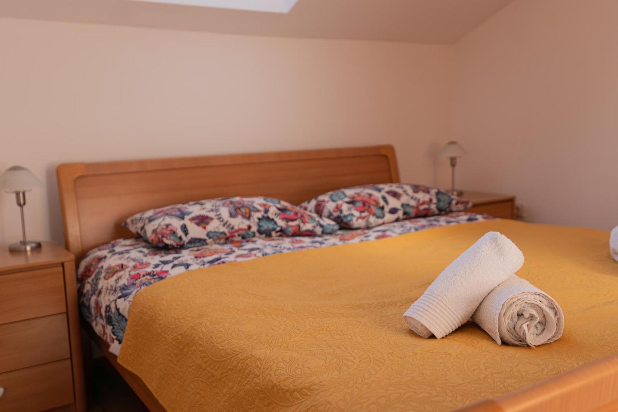 Two-bedroom Niki Near Appartement Rovinj